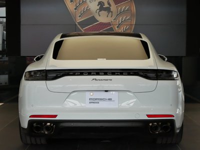 PORSCHE PANAMERA - 4