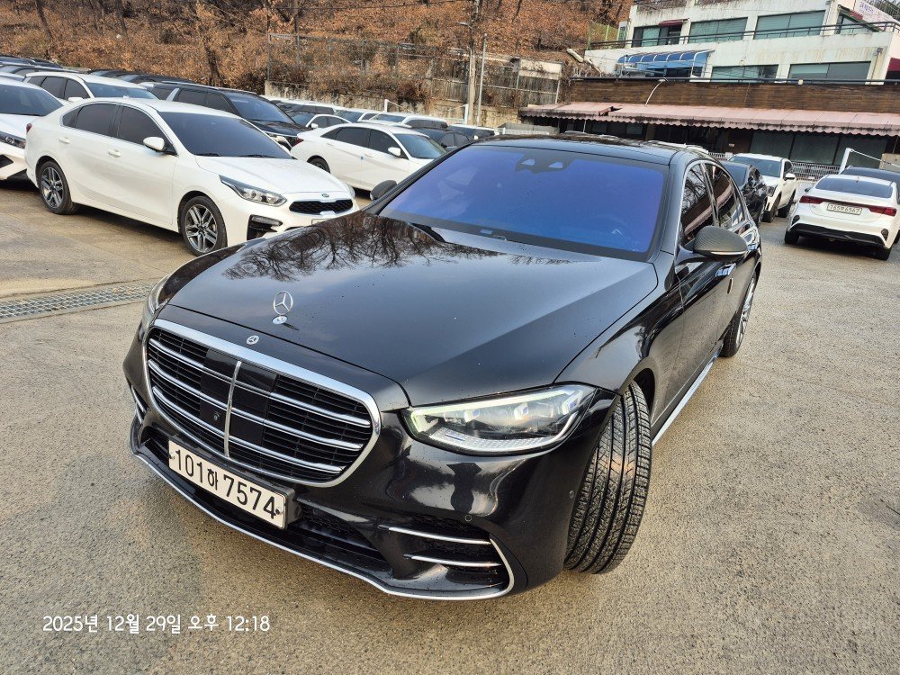 MERCEDES-BENZ S-CLASS - View 1