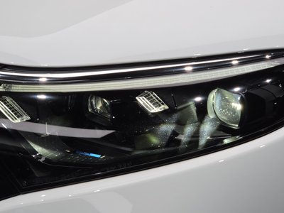 صورة 9 لـ 2023 Mercedes-BENZ EQS
