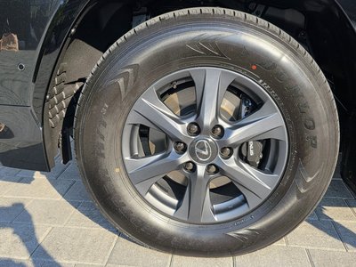 2025 Lexus LX — миниатюра 15