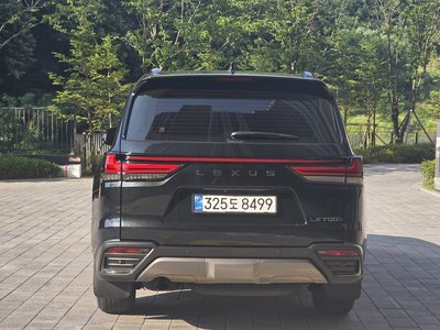 صورة 6 لـ 2025 Lexus LX