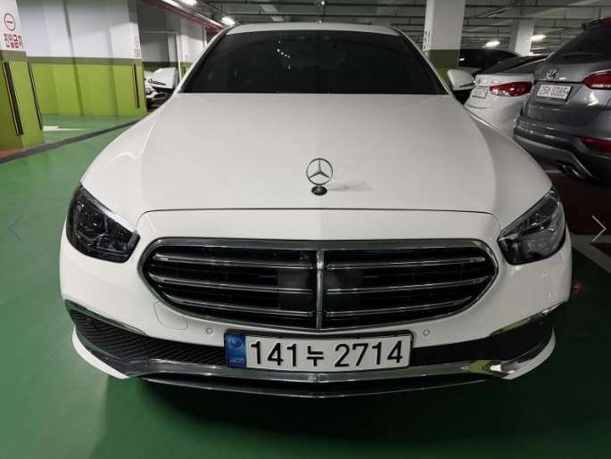 MERCEDES-BENZ E-CLASS - View 1