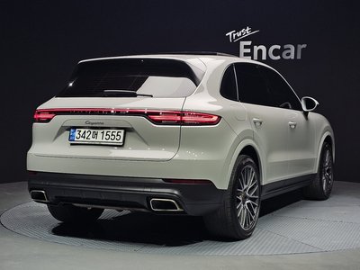 PORSCHE CAYENNE - 4