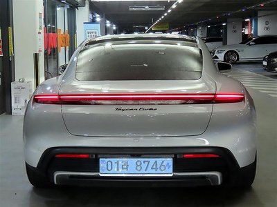 2024 Porsche TAYCAN photo 3
