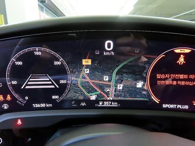 2024 Porsche TAYCAN photo 8