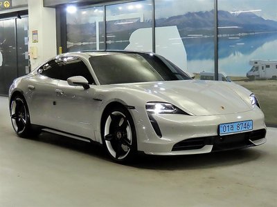 2024 Porsche TAYCAN photo 1