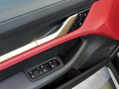 صورة مصغرة 13 لـ 2024 Porsche TAYCAN