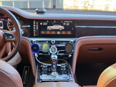 BENTLEY FLYING SPUR - 10