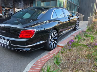 BENTLEY FLYING SPUR - 7