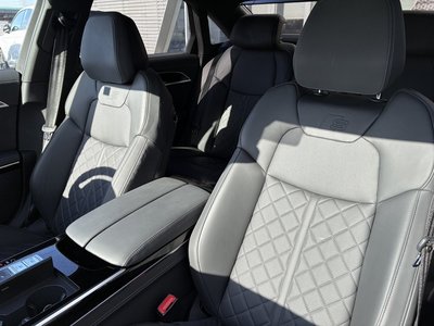 2025 AUDI A8 — миниатюра 14