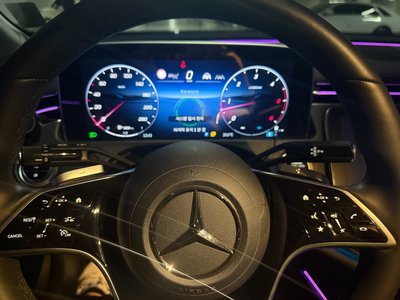 MERCEDES-BENZ E-CLASS - 7