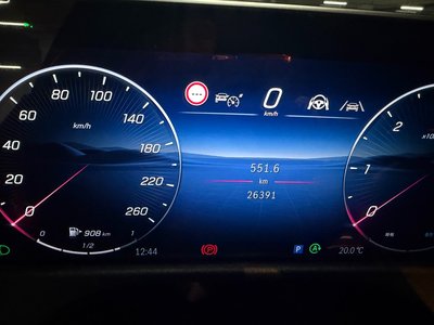 MERCEDES-BENZ E-CLASS - 5