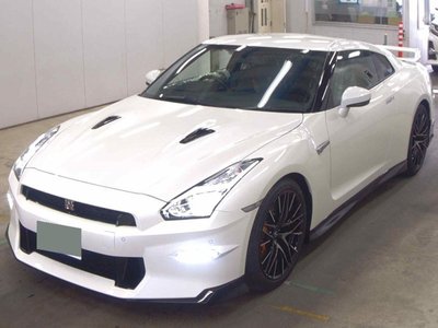 NISSAN GT-R - 7
