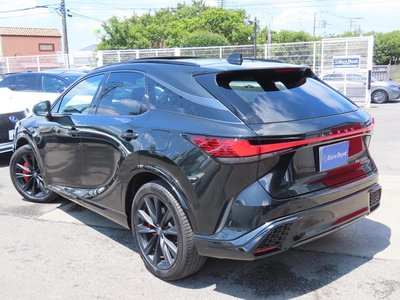 صورة 9 لـ 2025 Lexus RX