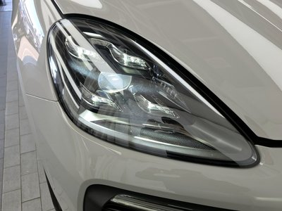 PORSCHE CAYENNE - 9