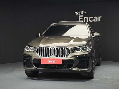 2022 BMW X6 photo 2