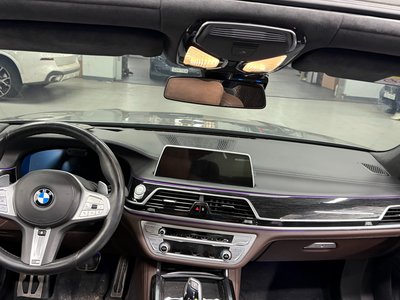 BMW 7 SERIES - 8