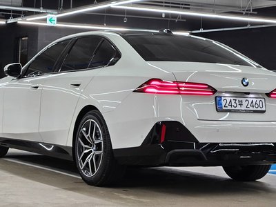 2026 BMW 5 SERIES — миниатюра 12