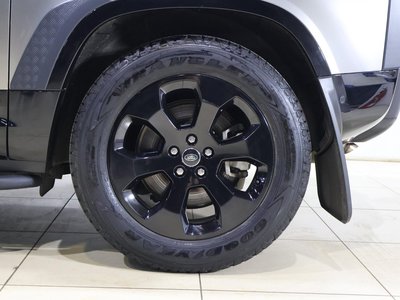 LAND ROVER DEFENDER - 9