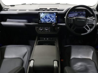 LAND ROVER DEFENDER - 4