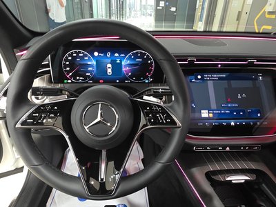 MERCEDES-BENZ E-CLASS - 4