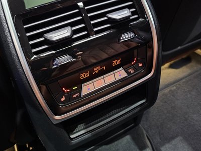 2023 BMW X6 — миниатюра 28