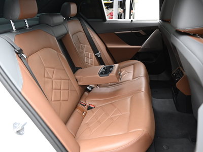 2024 BMW 5 SERIES thumbnail 12