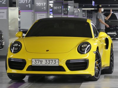 PORSCHE 911 - 1