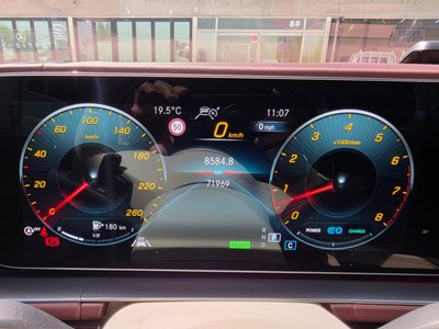 MERCEDES-BENZ GLS - 8