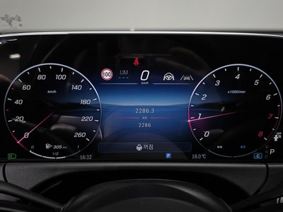 MERCEDES-BENZ E-CLASS - 8