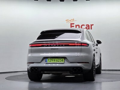 2024 Porsche CAYENNE 照片 3