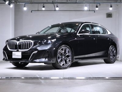 BMW 5 SERIES - 1