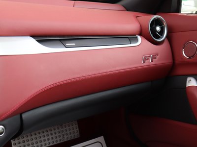 2013 Ferrari FF — миниатюра 24