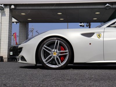2013 Ferrari FF — миниатюра 36