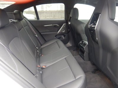 2025 BMW M5 缩略图 14