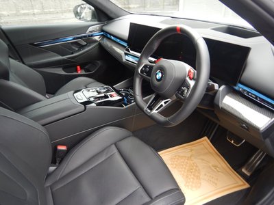 2025 BMW M5 — фото 8