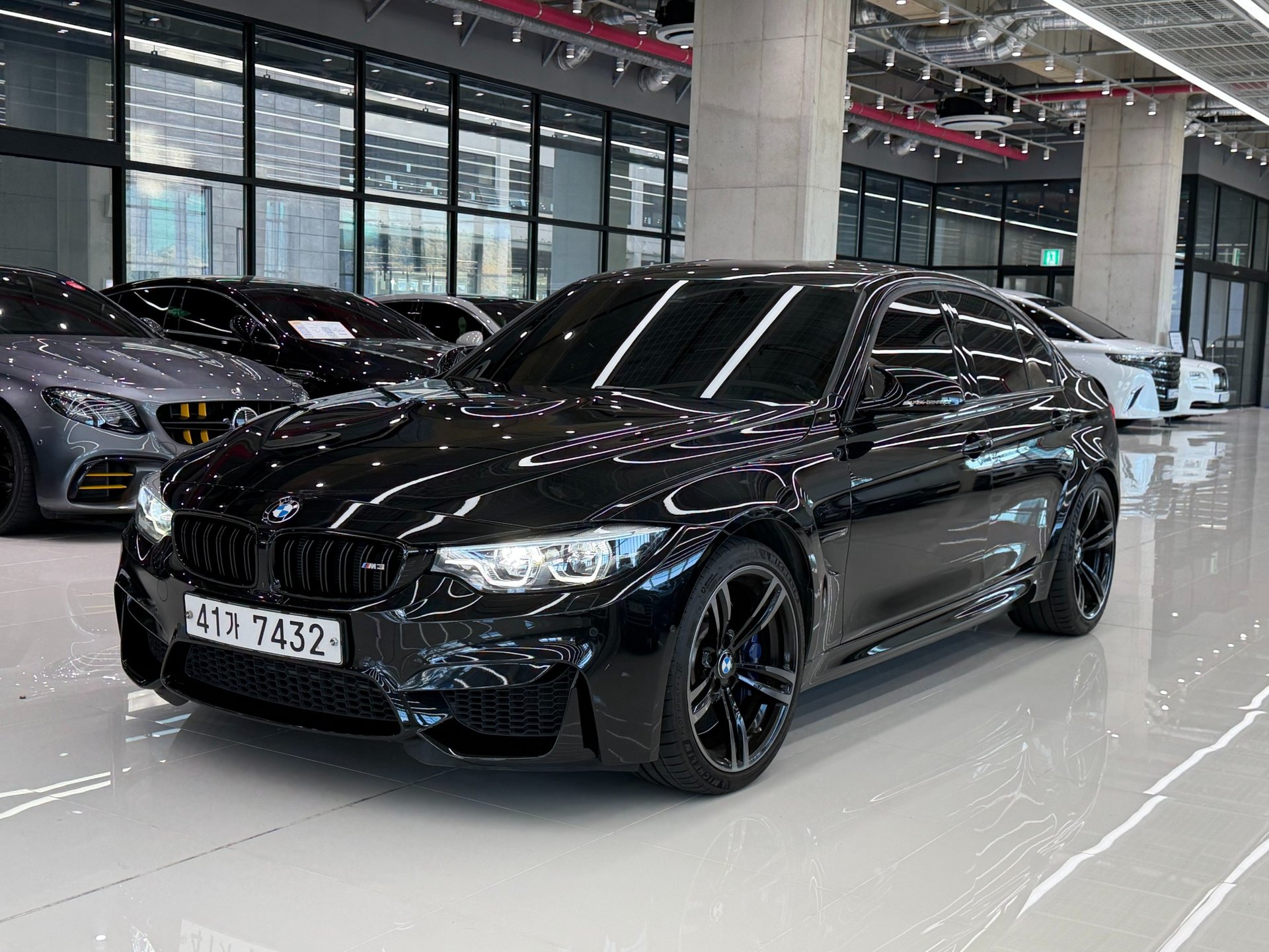 BMW M3 - View 1