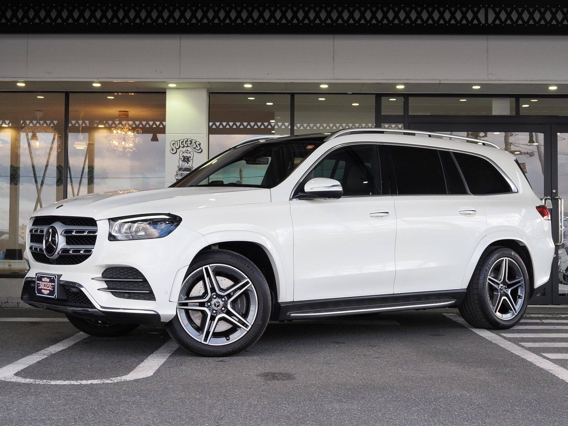 MERCEDES-BENZ GLS - View 1