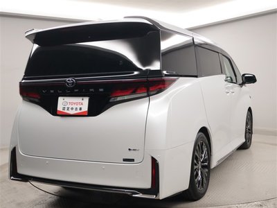 2026 Toyota VELLFIRE — фото 3