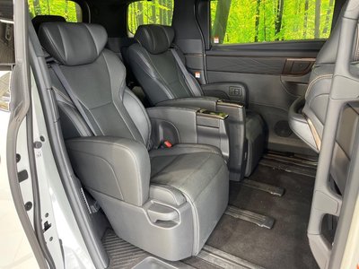 2024 Toyota ALPHARD — фото 9