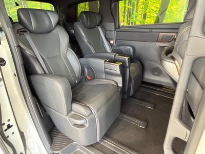 2024 Toyota ALPHARD photo 9