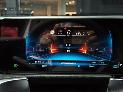 MERCEDES-BENZ GLB - 8