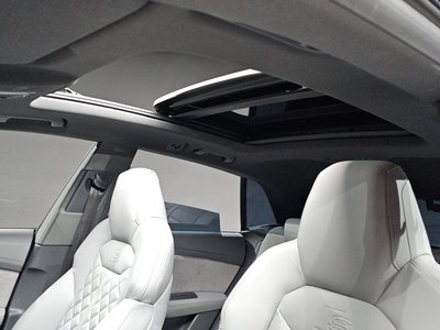 2022 AUDI Q8 — миниатюра 18