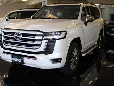 TOYOTA LAND CRUISER 300