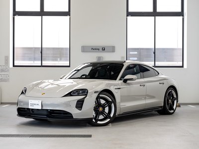 PORSCHE TAYCAN - 1