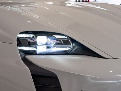 PORSCHE TAYCAN - 10
