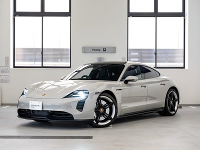 PORSCHE TAYCAN - 9
