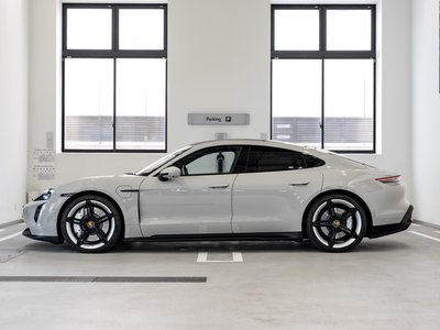 PORSCHE TAYCAN - 2