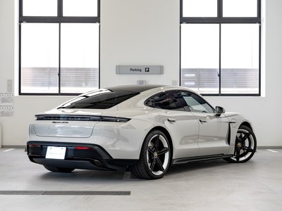 PORSCHE TAYCAN - 5