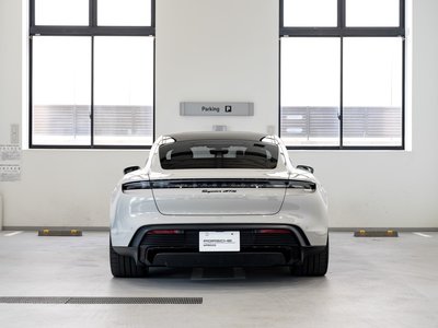 PORSCHE TAYCAN - 4